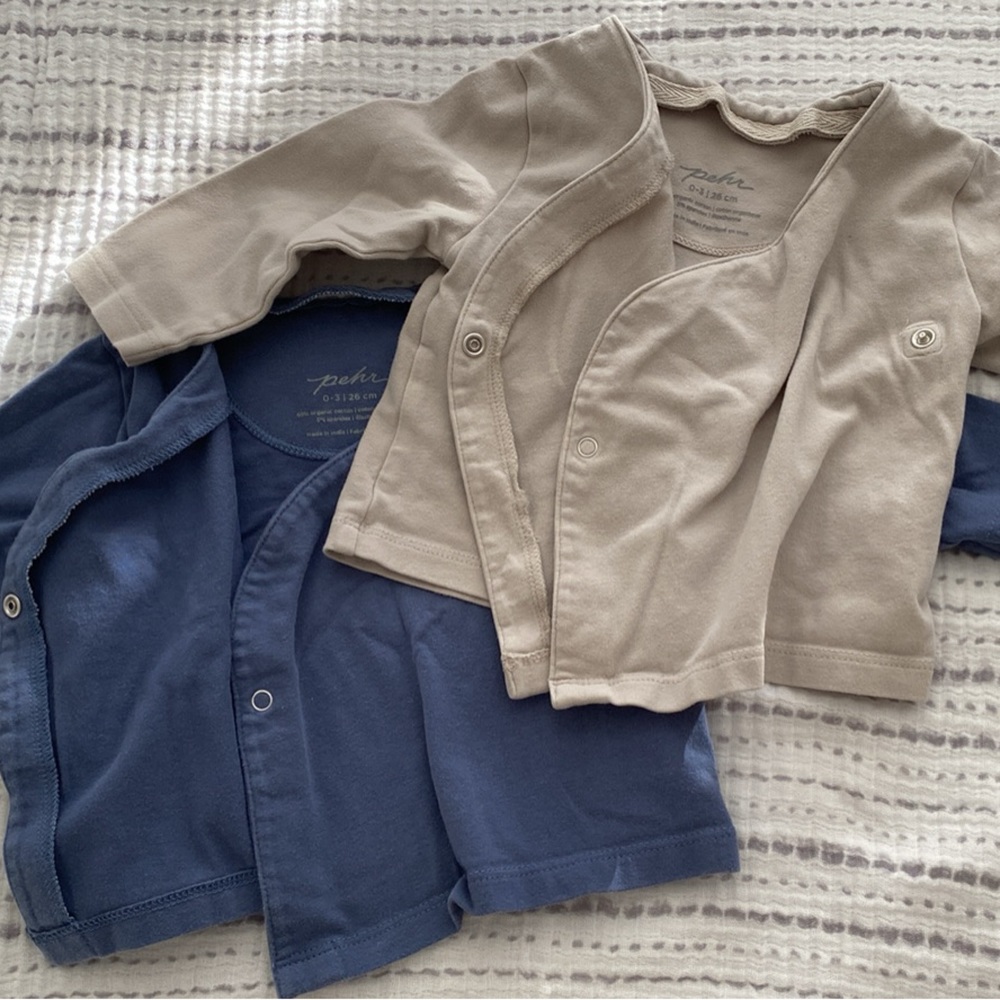Pehr kimono 0-3months. Selling both for 15cad.